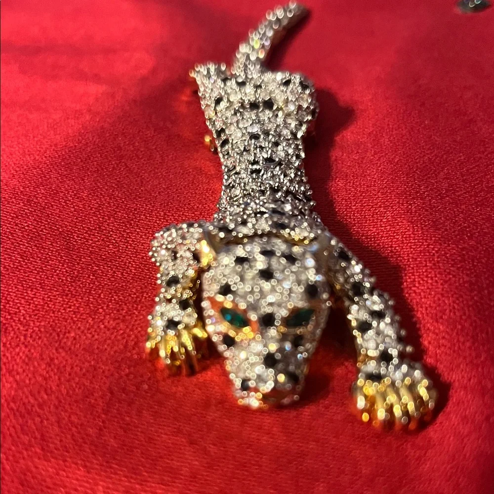 Elegant Black and White cover in rhinestones Panther Reptile Brooch - Picture 2 of 15